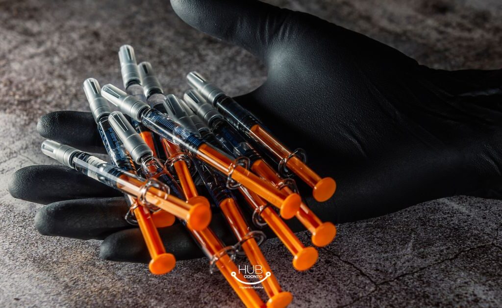 Aplicação de ácido hialurônico na Vila Olímpia na clínica Hub Odonto